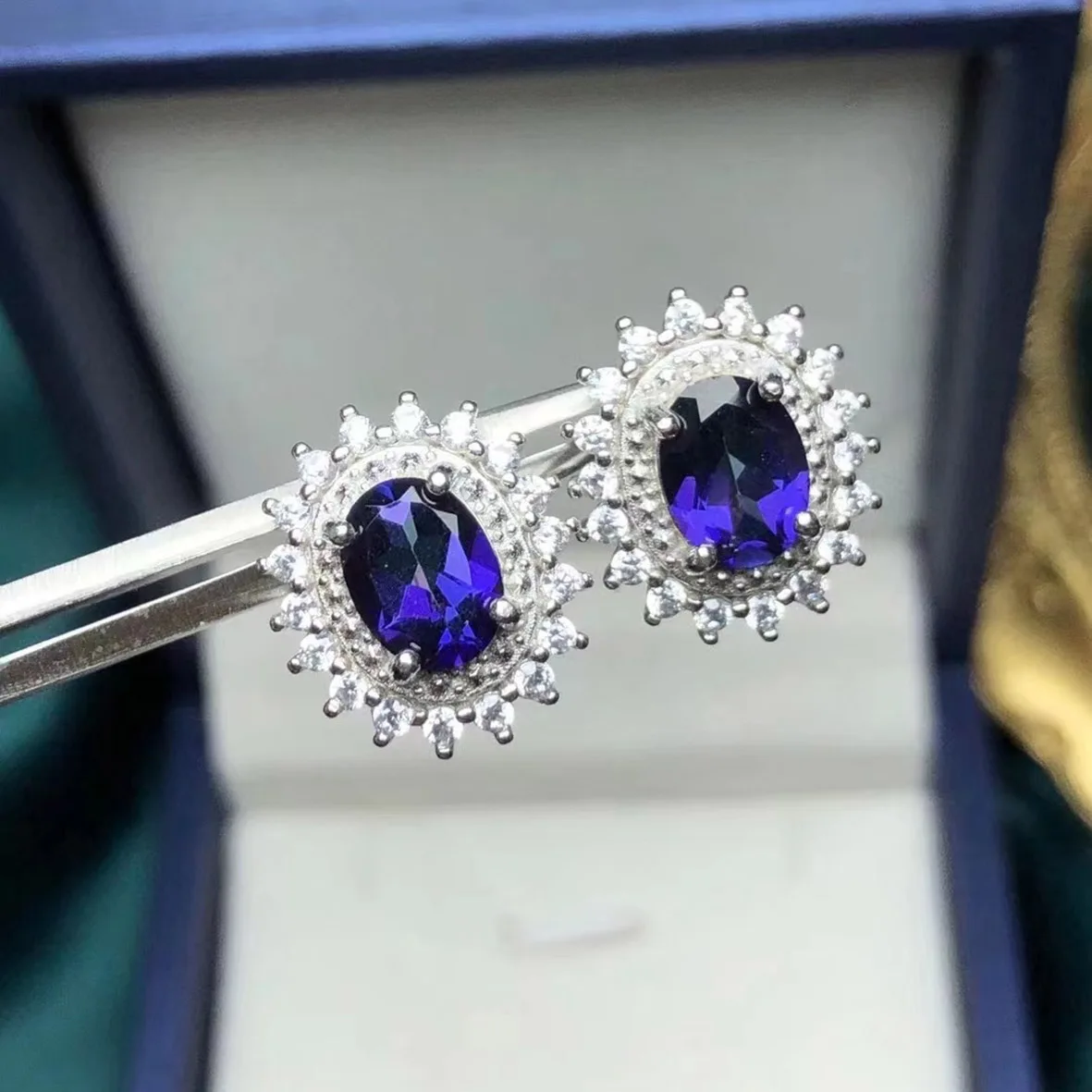 

925 Silver Oval Natural Tanzanite Earrings Wholesale, Beautiful Colors, Natural Gemstones, 925 Silver Classic Style