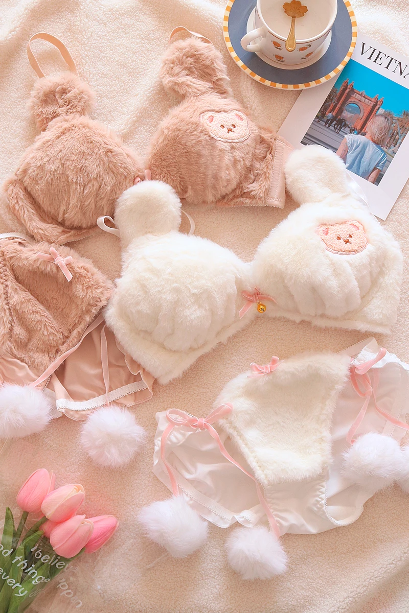 Sous-vêtements en peluche brodés d'ours, ensemble de soutien-gorge sans anneau en acier, vêtements d'hiver confortables pour la maison, vêtements pour femmes, cravate en forme de cœur, boule de cheveux_voghion.com