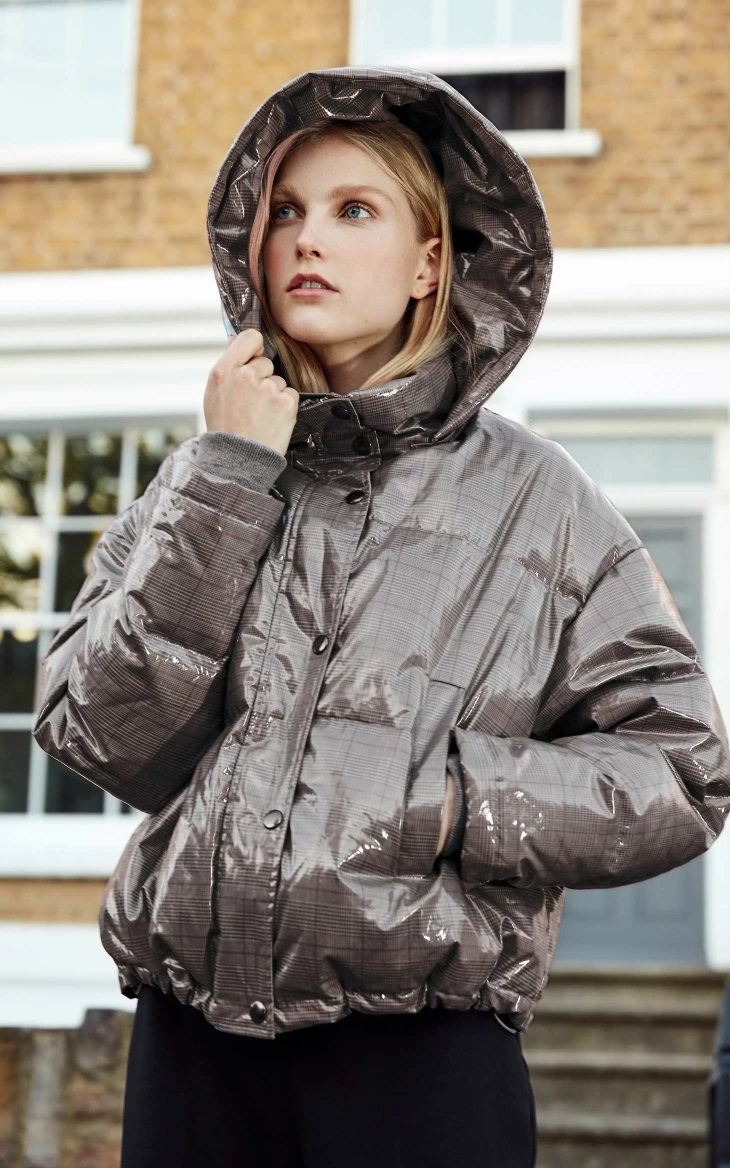 Vero Moda свободный крой Глянцевая клетчатая водонепроницаемая ткань с капюшоном пуховик | 318423513