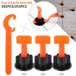 Nivelador de pisos e azulejos, sistema de nivelamento e espaçamento plano de cerâmica com cunhas para pisos e azulejos, espaçadores com sistema de nivelamento e localizador de pisos, 100 peças