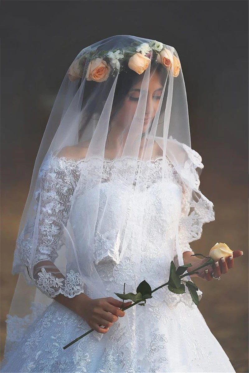 

2020 Romantic A Line Half Sleeve Tulle Lace Sexy Formal Wedding Dresses New Fashion Custom Made Back Button Wedding Gowns