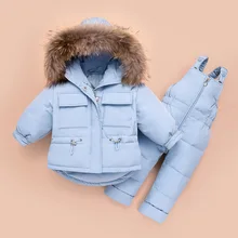 Г., Детские Пуховые костюмы для мальчиков и девочек, 8828 г. Детская верхняя одежда на утином пуху, пальто+ комбинезон Теплый зимний комплект из 2 предметов с меховым капюшоном для малышей