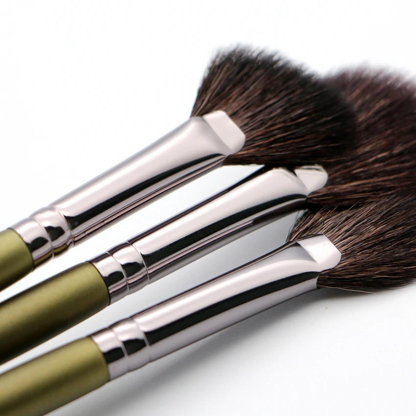 Fan Makeup Brushes Highlighter Eye Shadow Blender Contour Eyebrow Powder