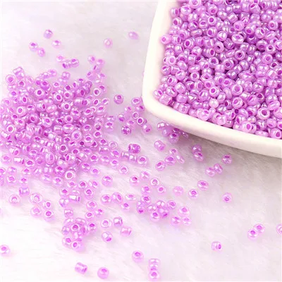 light purple 2 мм в диаметре, различные Цвет крем Стекло чешские бусины Seedbeads для изготовления украшений собственными руками Сделай Сам товары для шитья и рукоделия 750/1500/3750 шт - Цвет: light purple