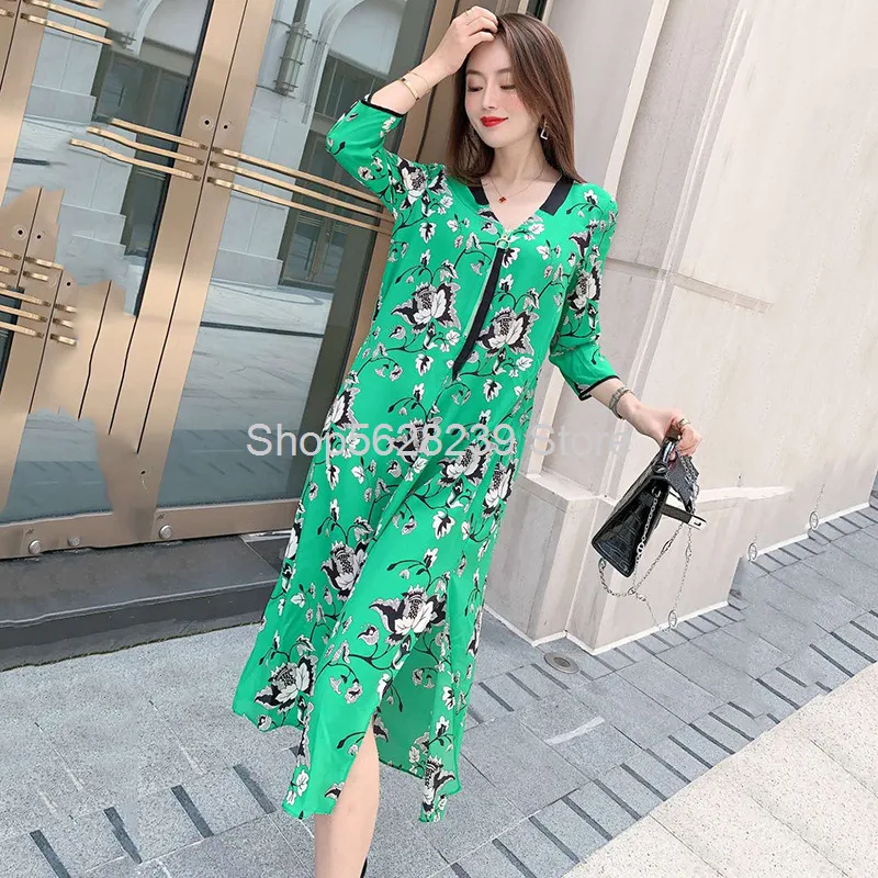 

Mulberry Silk Dress Printing 7 Points Sleeve V Collar Medium Length Money Split Silk Skirt 2020 Summer Dress