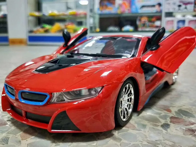 1: 1 Bao Ma I8 пульт дистанционного управления автомобиля заряжаемый датчик гравитации ключ открывающаяся верхняя дверь пульт дистанционного управления спортивный автомобиль игрушечный автомобиль
