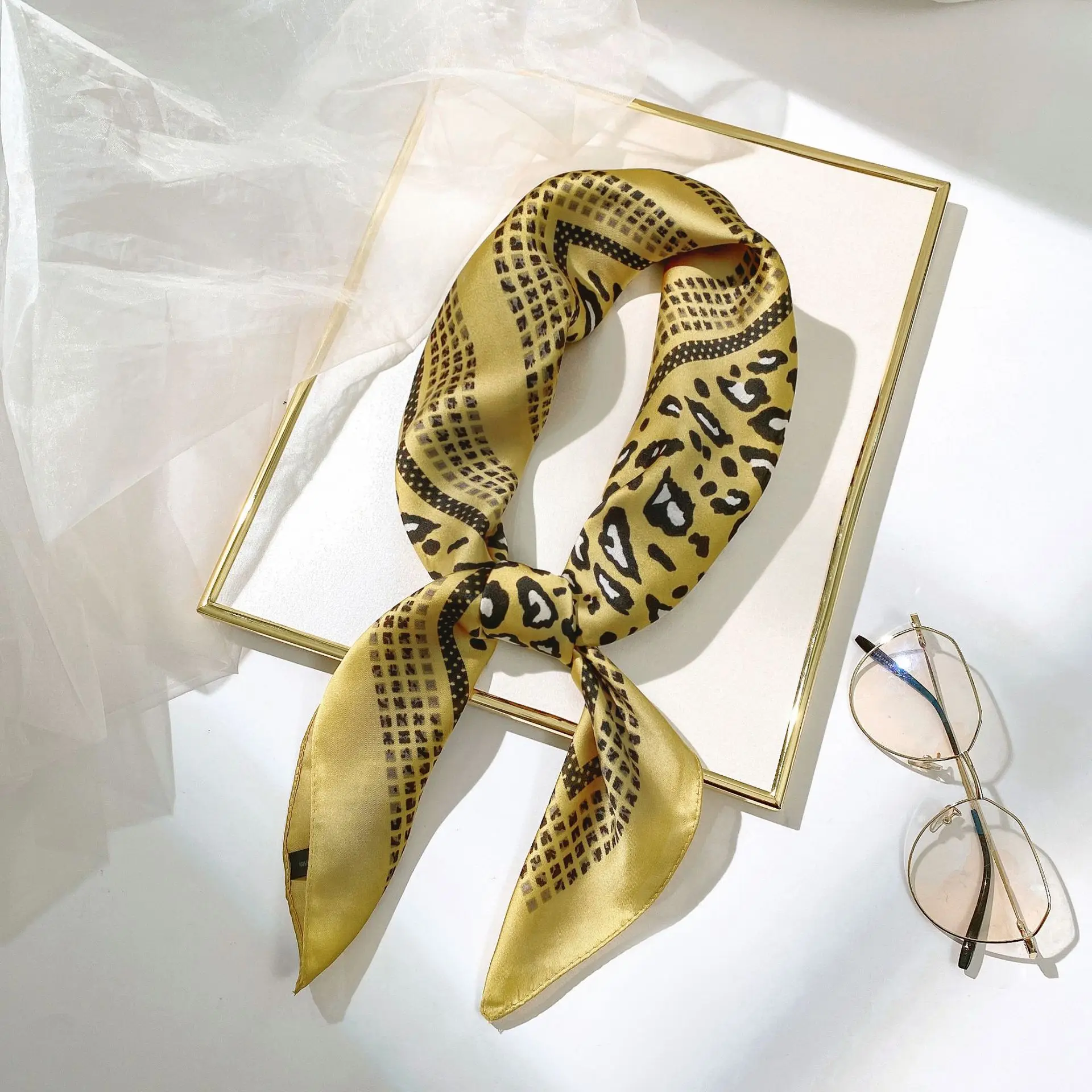 

2020 spring and summer new leopard print silk scarf European and American fashion small silk scarf ins silk scarf
