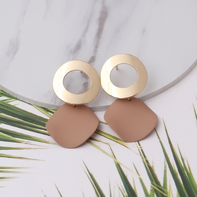 and American Fashion Arc Sequins Dangle Earring for Women New Personality Simple Metal Geometric Paint Discs Brincos