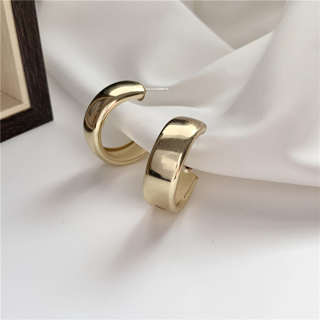 Fashion Distortion Interweave Twist Metal Circle Geometric Round Hoop Earrings for Women Accessories Retro Party Jewelry