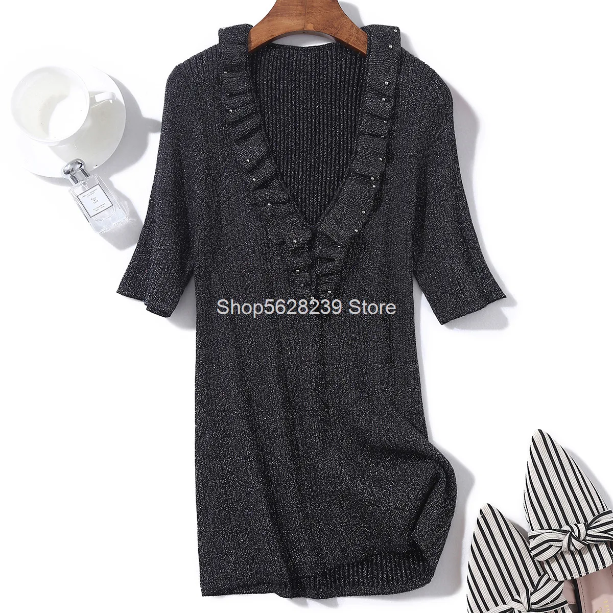 

French Xiaozhong Money Temperament 2020 Simple Lotus Leaf Lace V Collar Short Sleeve Waist Slimming Knitting Top