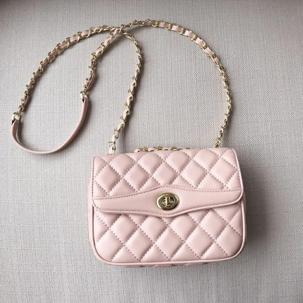 Pink SHEEPSKIN LEATHER RHOMBUS CHAIN BAG NEW STYLE SATCHEL SMALL FRAGRANT BREEZE LEISURE SINGLE SHOULDER BAG LADIES HANDBAGS - Color: Pink