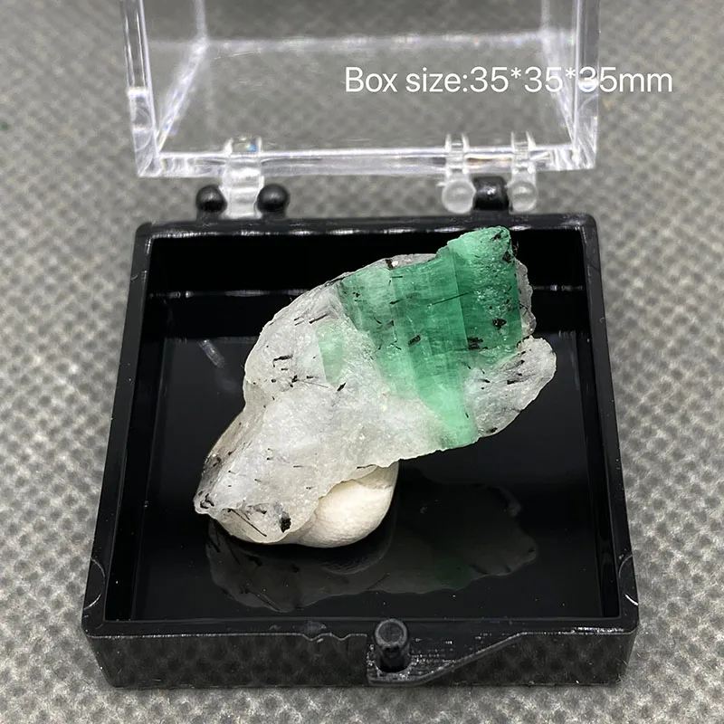 

100% Natural green emerald mineral gem-grade crystal specimens stones and crystals quartz crystals +Box 3.5cm