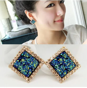 

Earings Ear Nail Female Concise Personality Inlaid Shape Chameleon Earrings Baitao Temperament Yiwu Mixed Batch Mall