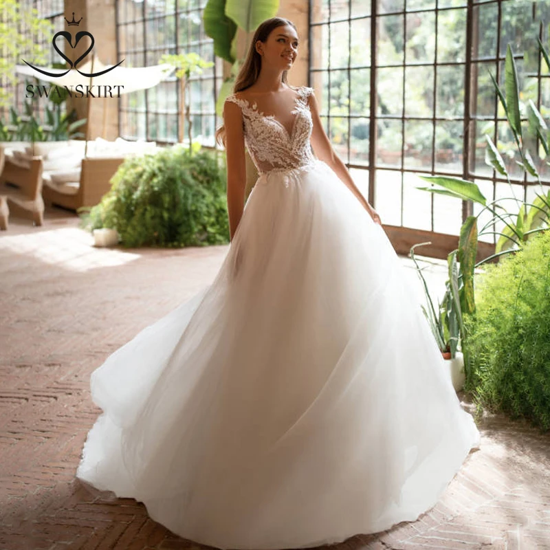 

Fairy Appliques Lace Wedding Dress Swanskirt I206 New Fashion V-neck A-Line Princess Bridal Gown Tulle Illusion Vestido de Noiva