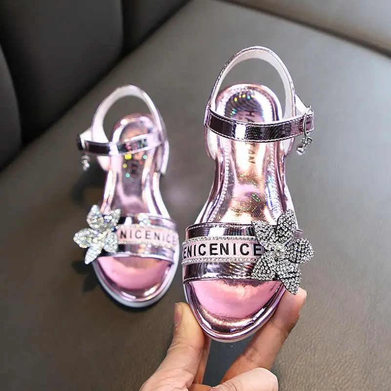 

Girls Sequins Sandals 2020 New Soft Bottom Bright Diamond Princess Shoes Baby Sweet Rhinestone Sandals Crystal Shoe