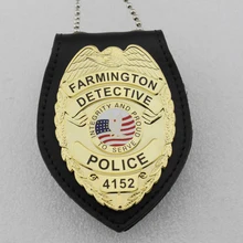 Классический, чтобы служить честности и PROUD-FARMINGTON детектива полиции 4152, Реплика Фильма Prop Pin значок