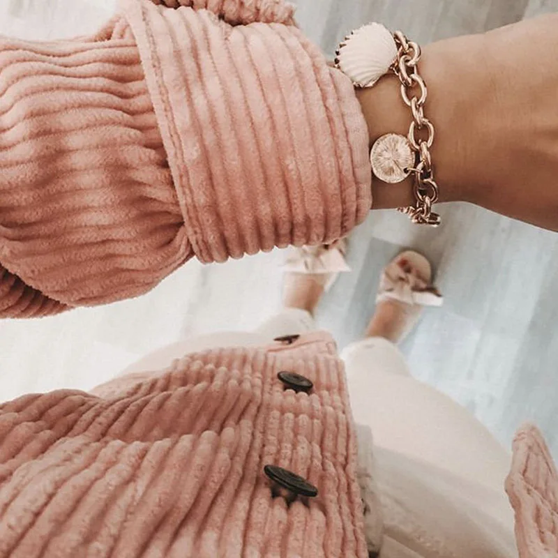 

Bohemian Shell Gold Bracelets Women Fashion Round Head Portrait Pendant Chain Party Bracelet Exquisite Lady Jewelry Accessories