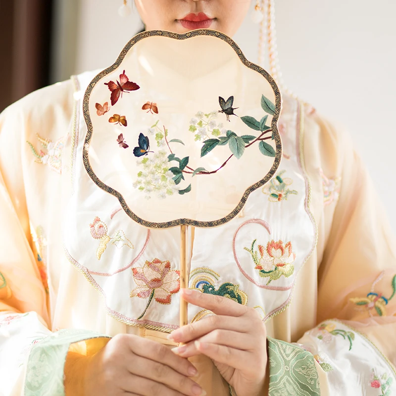 Chinese Natural Silk Hand Fan Costume Dance Ladies Handle Fan Handwork Fine Embroidery Pattern Home Decor Wedding Gifts