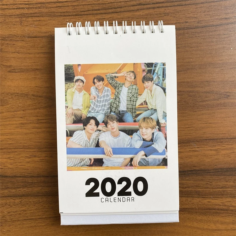 

Kpop BANGTAN BOYS 2020 Desk Calendar Fashion K-POP Calendar desk calendar Korean version of the creative desktop decoration