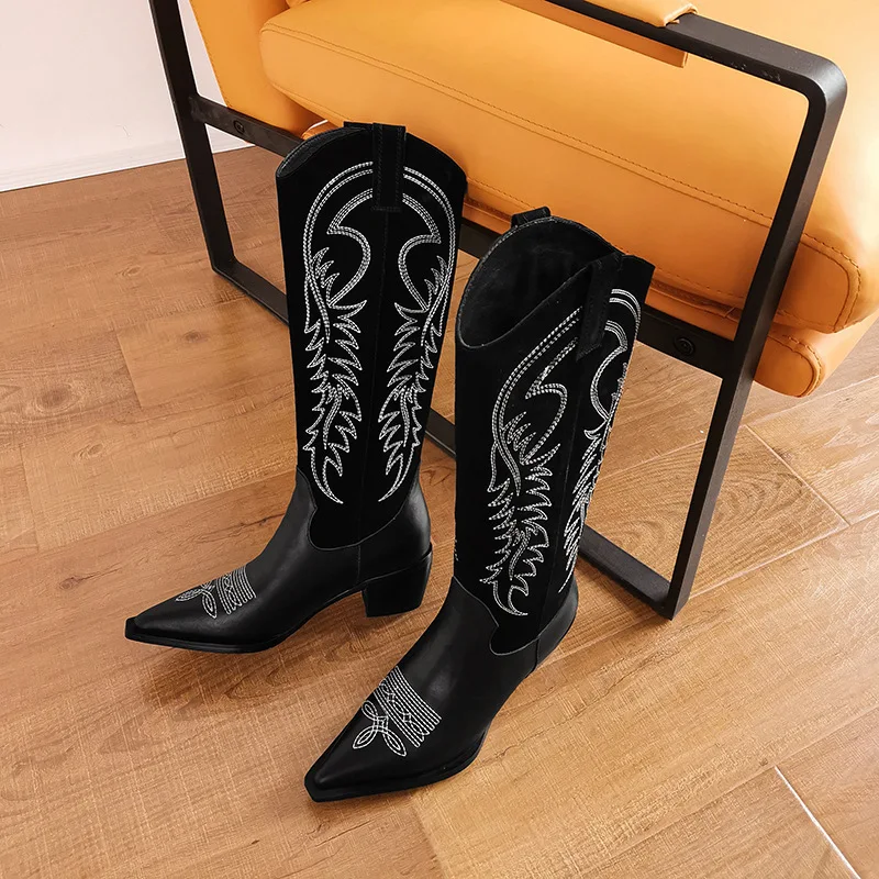Сапоги из натуральной кожи в стиле пэчворк; Botas Mujer; сапоги до середины икры с вышитым узором; сезон осень-зима; женские модные облегающие рыцарские сапоги с острым носком