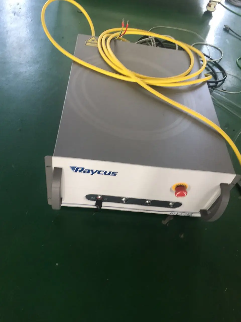 CNC fiber metal laser cutter/ laser cutting machine price