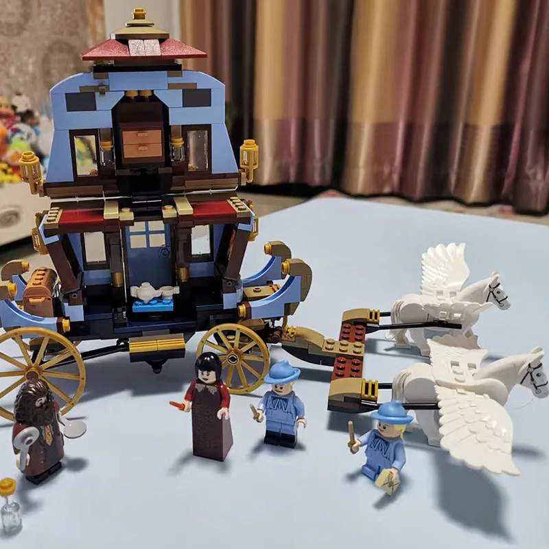 

Harrylys potter Movie series Beauxbatons Carriage Arrival at Hogwarts 448PCS building block figures children toy