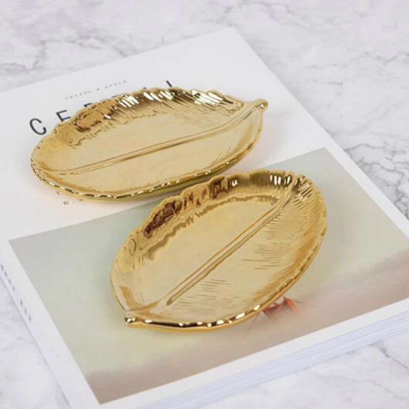 

Ceramic Tableware Nordic Creative Feather Storage Gold Tray Fashion Sushi Leaf Dessert Plate Fruit Cake Stand Kitchenware Decor