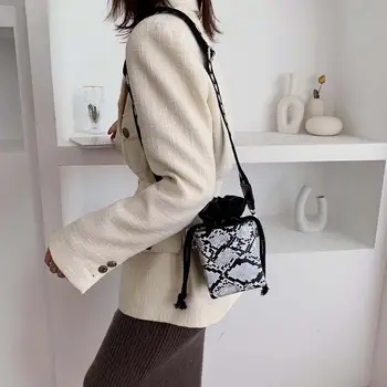 

New Fashion Mini Bucket Bag Snake Pattern Square Ladies Trend Temperament Pu Messenger Shoulder Bag Exquisite Appearance