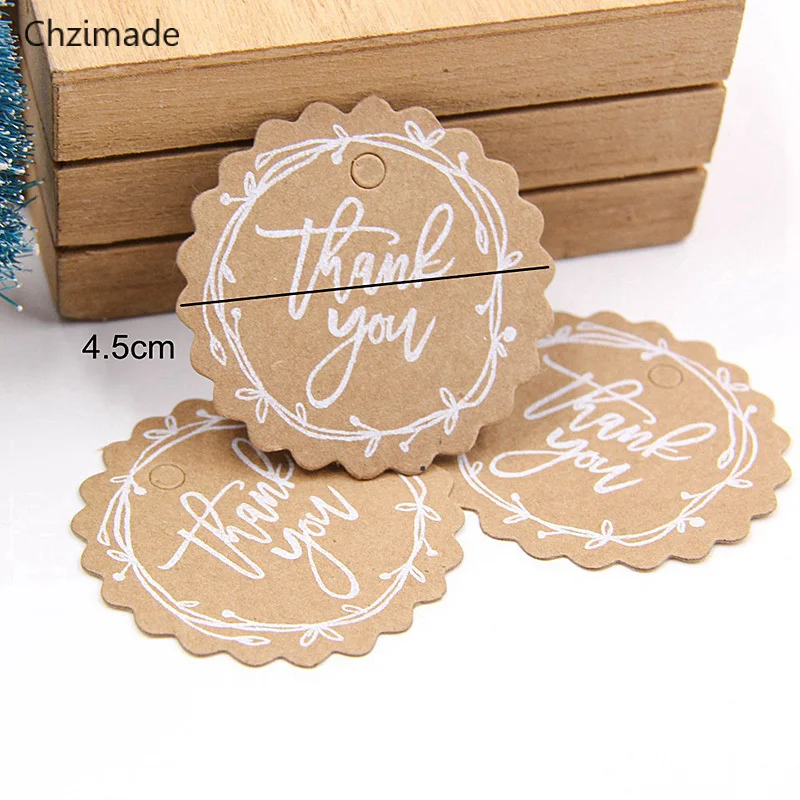 Lychee Life 25Pcs Christmas Series Kraft Paper Tags DIY Crafts Hang Tag With Rope Christmas Party Labels Gift Wrapping Supplies