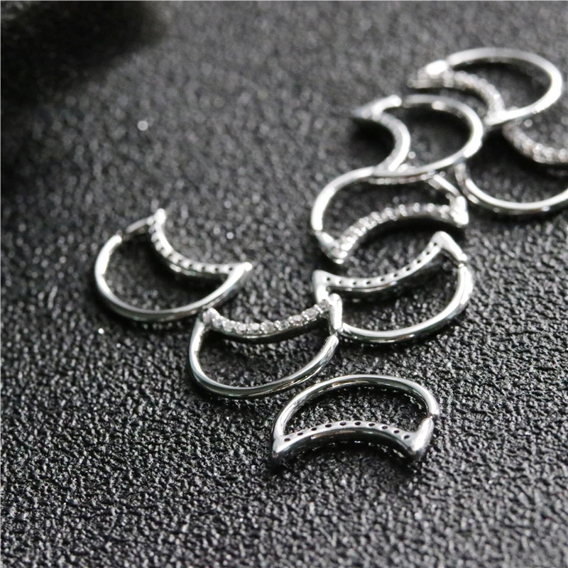 1 шт. крошечные CZ кристалл луна медные серьги Daith Helix пирсинг для пупка модный пирсинг ювелирные изделия для женщин серебряные ювелирные изделия UVW209