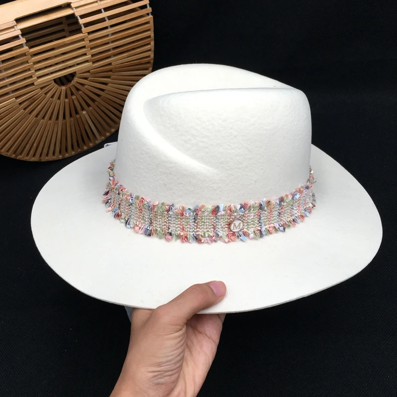 Шапка женская qiu dong маленькая ветровая белая шляпа из ткани socialite van tassel joker wind Sir Han edition of England fedoras