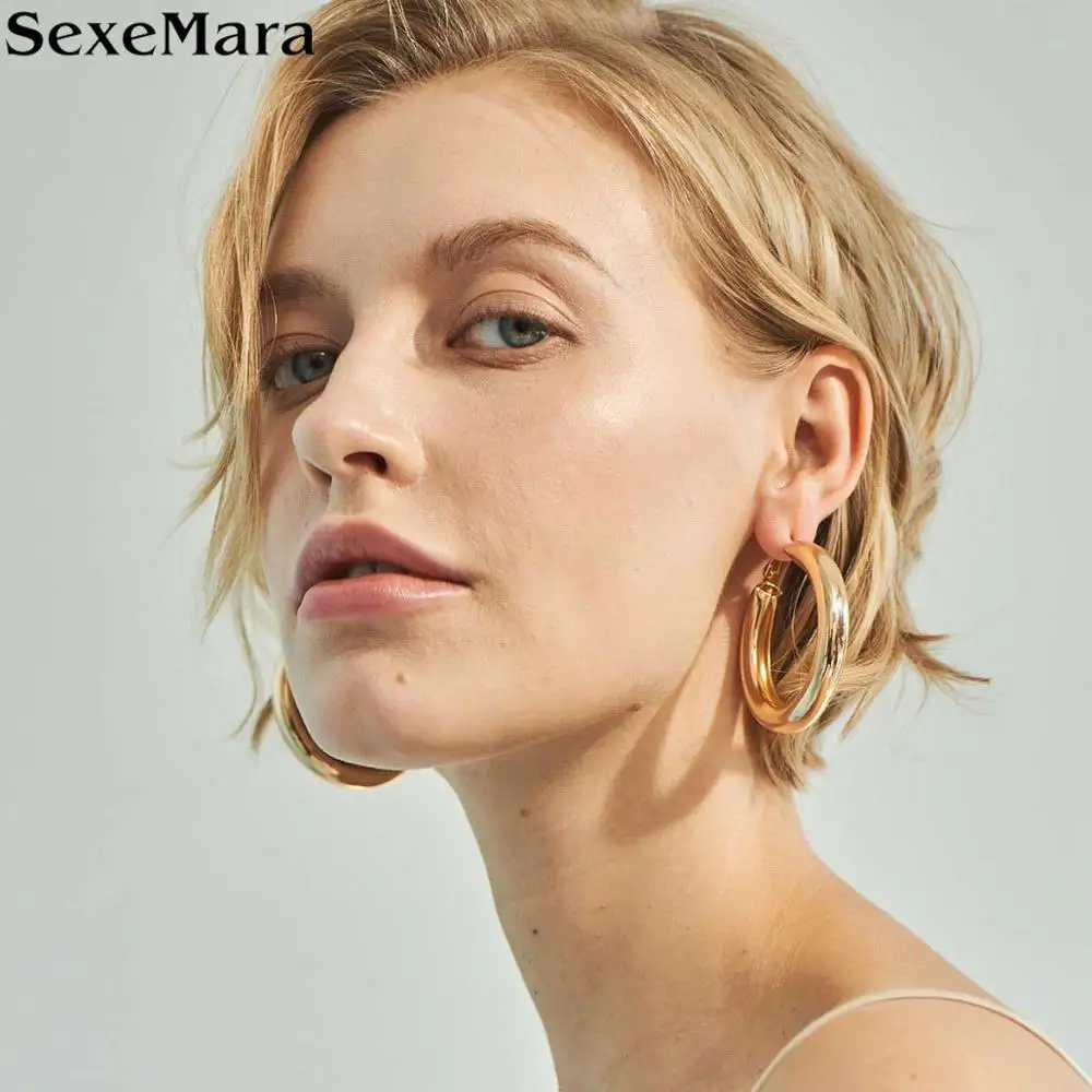 

SexeMara Gold Retro Simple Hoop Earrings For Women 2019 Fashion Geometric Creative Exaggerated Design Hollow Colorful Jewelry