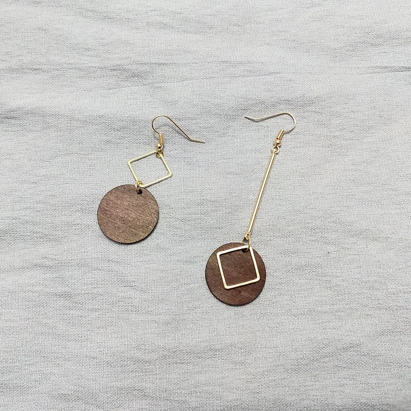 

Retro Handmade Accessories Simple Textured Geometry Circle Wood Non-symmetrical Earrings Clip-on Women's Ear Stud