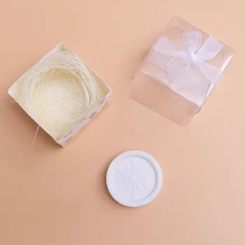 

1PC Handmade Soap Face Cleansing Soap Snowflake Pattern Christmas Gift for Girls