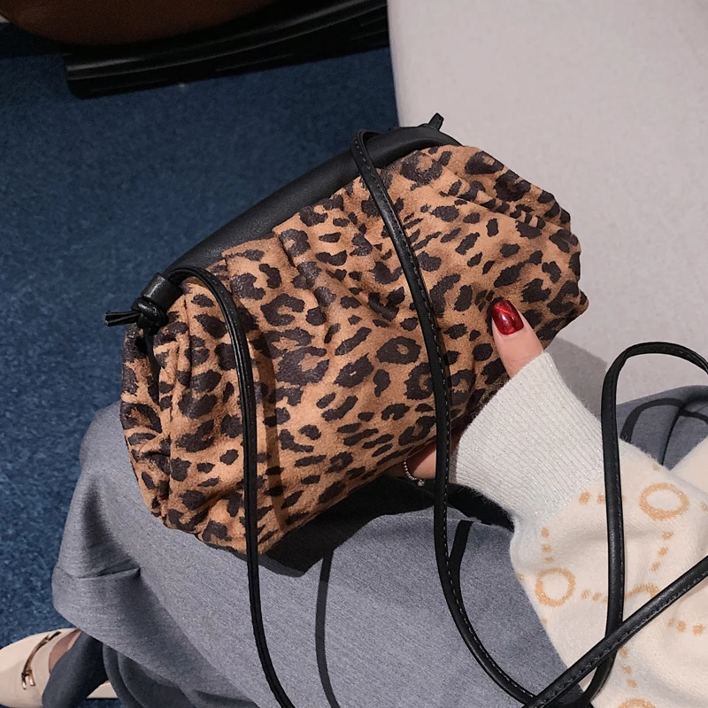 

Women leopard print Dumplings Messenger Bag 2019 Female suede leather Crossbody Shoulder Bag Tide Handbag Clutch Bag