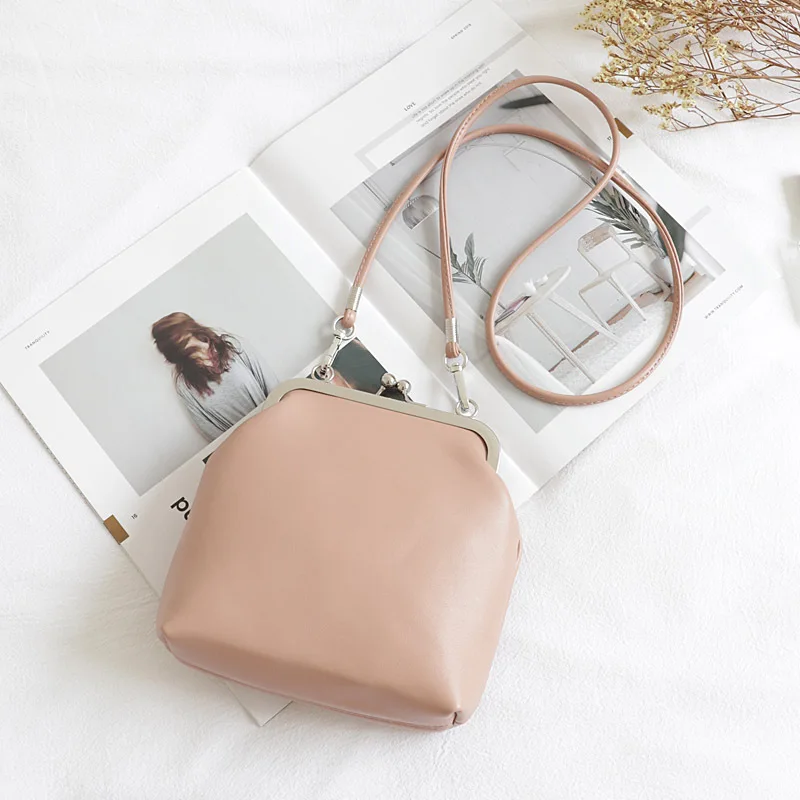 

Korean version of the niche design mini clip bag student cute shoulder mobile phone bag fashion simple messenger small bag