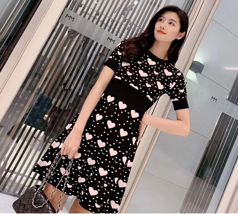 

2020 Spring Summer Knitted Dress High Quality Women O-Neck Sweetheart Print Patterns Short Sleeve Casual Sweater Dress Knitwear
