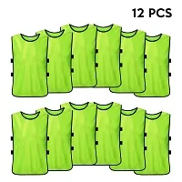 Fluorescent green Новинка, 12 шт., детские футбольные пинни, быстросохнущие футбольные майки, спортивные майки для молодежи, спортивные майки для тренировок, командные тренировочные нагрудники - Цвет: Fluorescent green