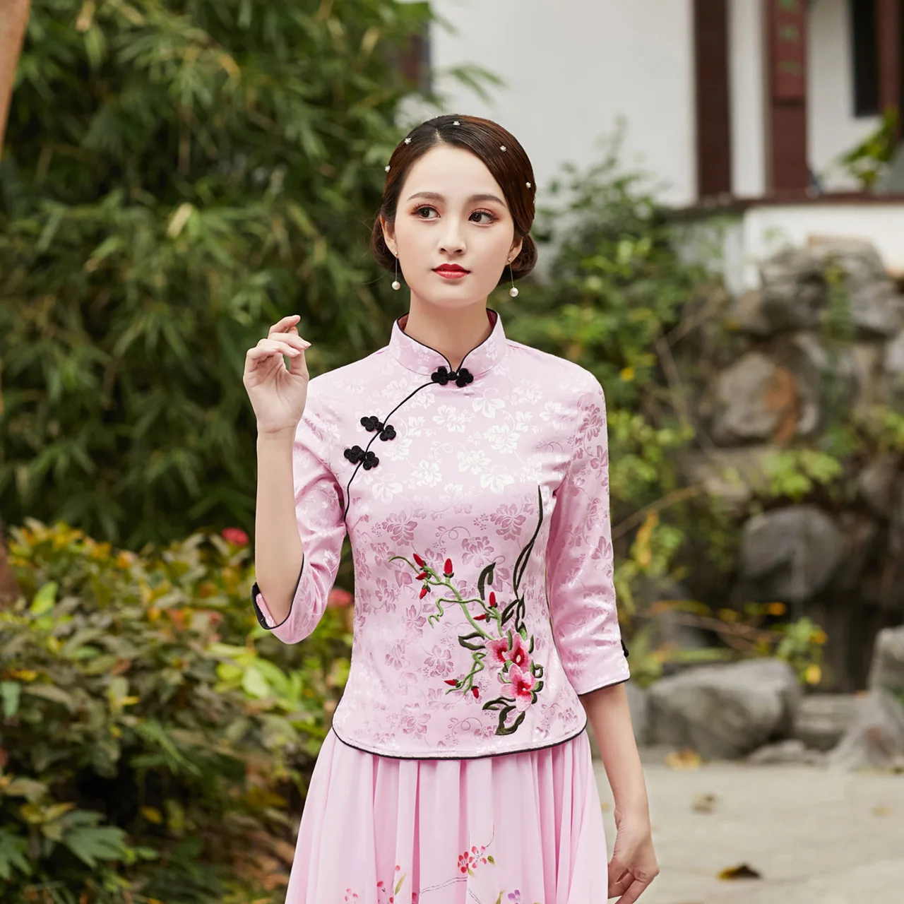 Women Qipao Dresses Chinese Cheongsam Top Linen Skirt Vintage Floral Embroidery Tang Suits Plus Size Blouse Female