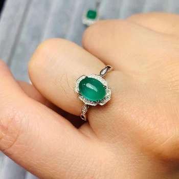 

Emerald Ring 18K Gold Inlaid With Clean Crystals Good-Looking Colors Versatile And Simple Stylish Atmosphere