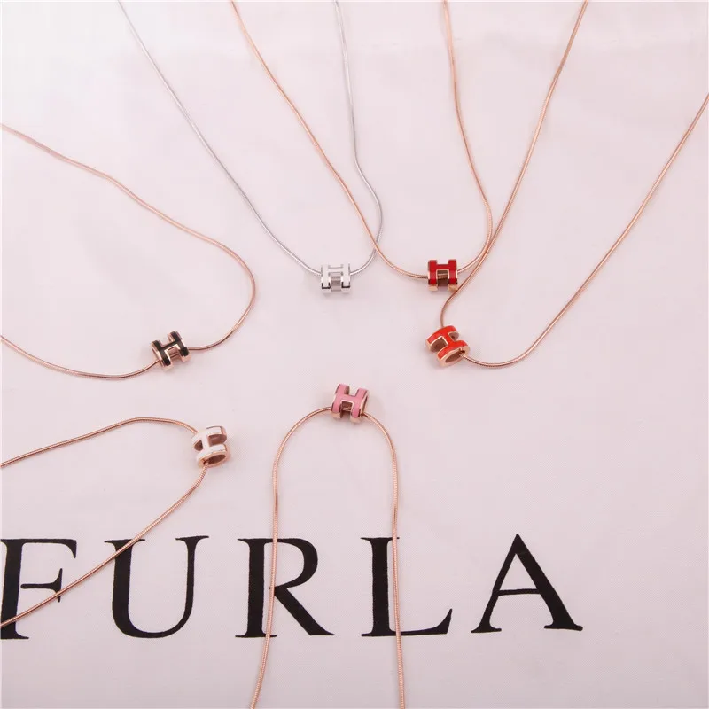 

H Lettered Clavicle Necklace Women's Stereo Ellipse 18K Rose J Fashion Titanium Steel Anti Allergy Faded Necklace Choker