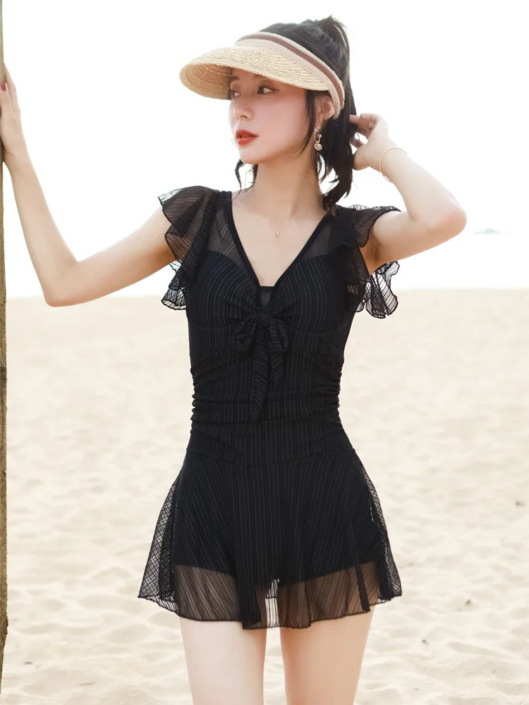 

2021 New Korean Style Summer Sexy One Piece Swimsuit Women Push Up Momokini Classic Swimwear Vintage Bathing Suit