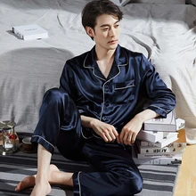 100 prawdziwa jedwabna piżama dla mężczyzn bielizna nocna ciemnoniebieska piżama satynowa Pijamas Homme PJs ubrania domowe Hangzhou czysta jedwabna piżama s zestawy tanie tanio ChuQu SILK CN (pochodzenie) Pełne REGULAR Wykładany kołnierzyk PIŻAMY Normalna guzik s31965059 Elastyczny pas Plaid