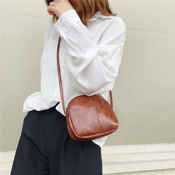 

Mini Shell Bag Women Retro Oil Leather Shoulder Crossbody Bag Cute Female Messenger Bags Ladies Outdoor Travel Pouch Bag