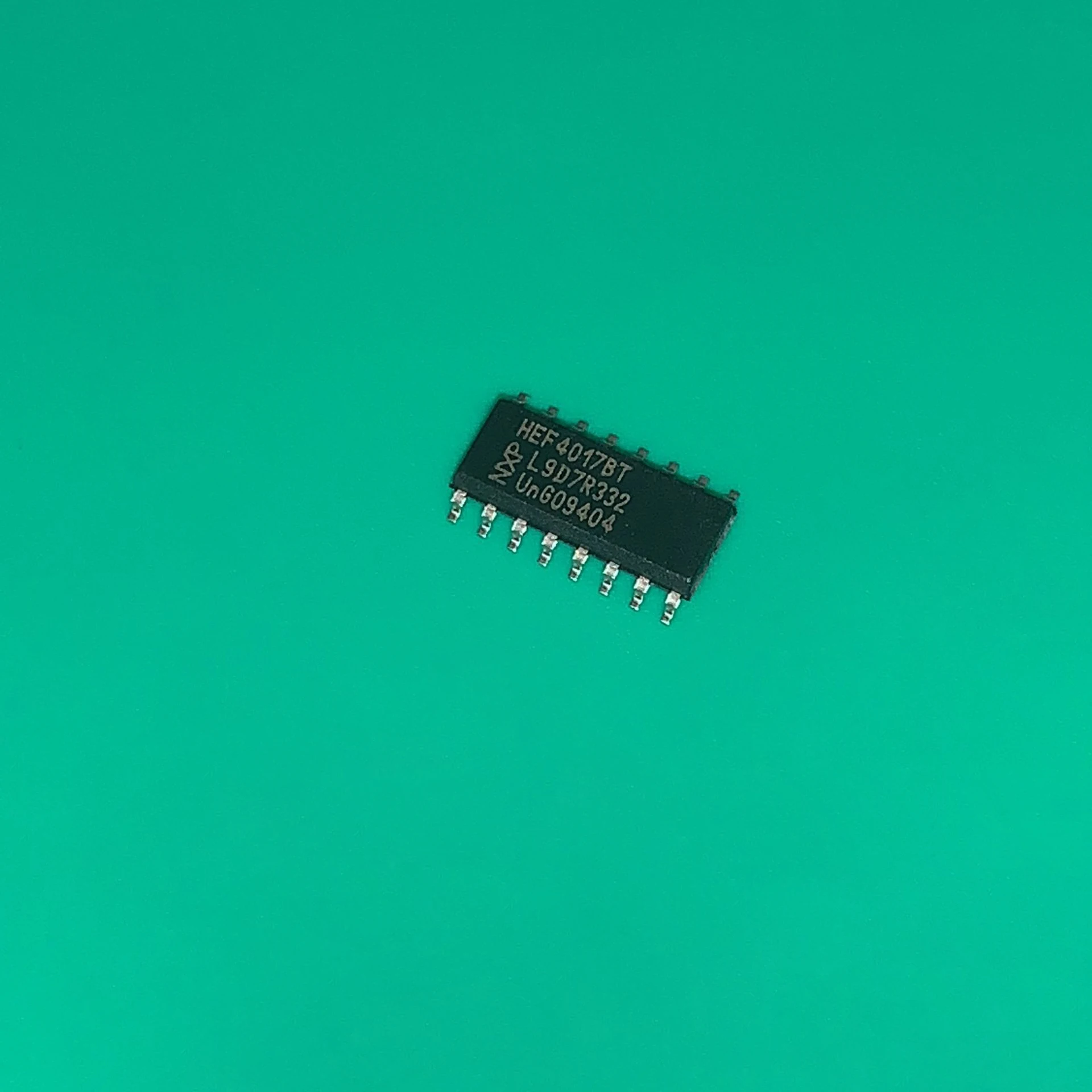 

10 шт./лот HEF4017BT SOP16 HEF 4017 BT IC счетчик 5-ти ступенчатый JOHNSON 16soic HEF4017-BT он F4017BT HEF40178T