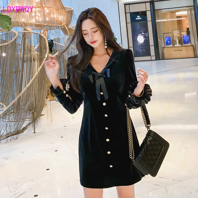 

2019 autumn and winter new Korean women's temperament velvet bow tie single-breasted petal sleeves waist fashion dress