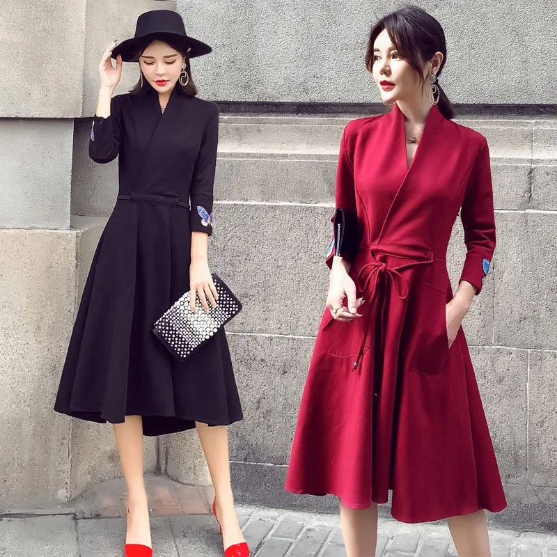 [EWQ] 2020 Spring And Autumn New V-neck Temperament Embroidery Butterfly Irregular Large Swing Slim Lady Red Dress QZ73703 |