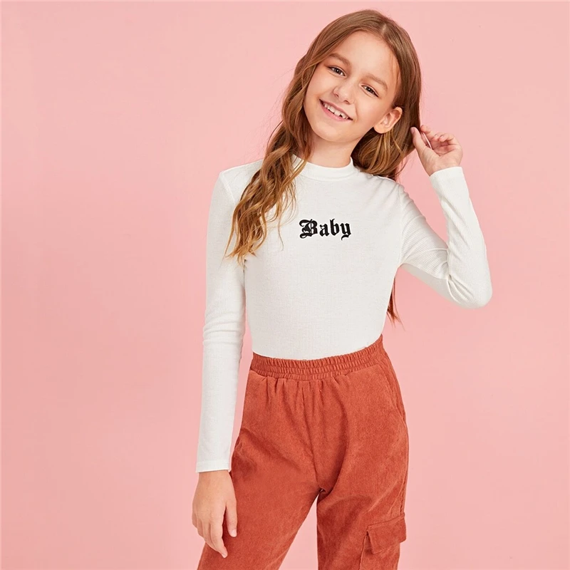 SHEIN Kids/белая Повседневная футболка с вышивкой и стоячим воротником; детский топ; осень г.; классические футболки с длинными рукавами для подростков