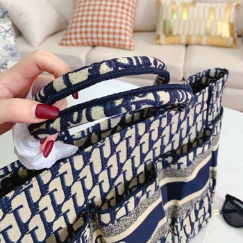 

Stylish Brand Embroidery Letters Women Canvas Tote Bag Outer Pockets Oblique Pattern Large Capacity Women Shopping Bag Beach Bag