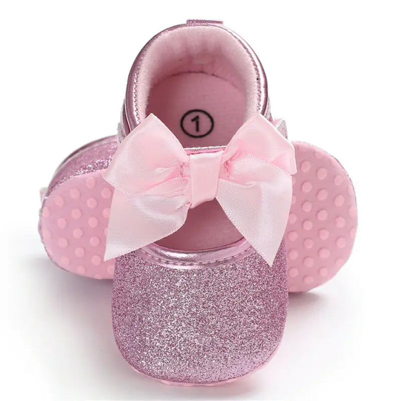 Модная обувь для новорожденных девочек; обувь принцессы из искусственной кожи с блестками и бантом; Повседневная однотонная нескользящая обувь